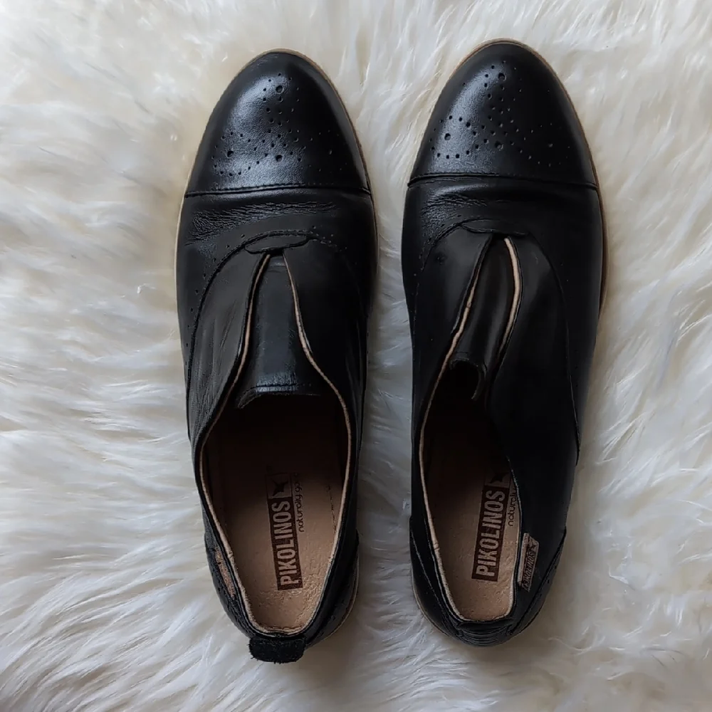 Pikolinos Black Leather Loafers - Picture 1 of 3
